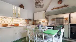 Medici Villa with Gardens 7 min from Florence - Image 2