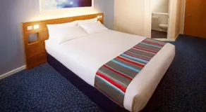 Travelodge Cambridge Swavesey - Image 4