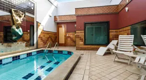Status Motel - Image 4