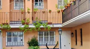 Duplex Barnyard beboere i Barrio de San Bernardo med parkering - Image 4