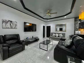 Holloway Hideaway - Image 3