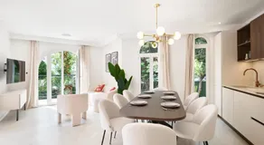 VILLA DES PERGOLAS -6 Bdrs - 5 bathrs -Parking -Jardin -JACUZZI -TRAMstation , 10 min beach - Image 3