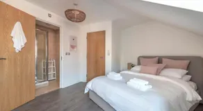 The Loft Award-Winning Penthouse 2 Bed 2 Bath Free Secure Parking Balham SW12 - Image 2