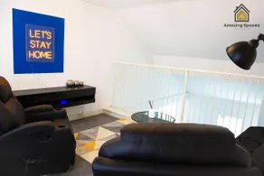 LARGE UNIQUE 2 BEDROOM DUPLEX APARTMENT WITH PRIVATE PARKING & FREE WIFI - VAT QUALIFYING BY AMAZING SPACES RELOCATIONS Ltd - Image 4
