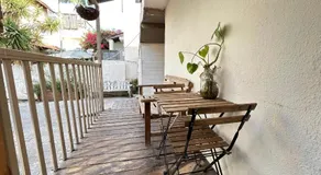Studio with Terrace & Free Parking - Image 2