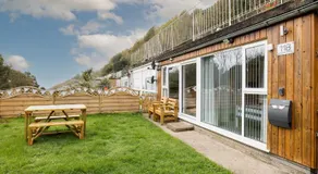 2 Bed Villa Sleeps 4 - Wifi Garden Sea Views - Image 3