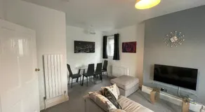 DG1 1ST Floor Flat - Image 2