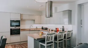 Fab 2B Town Center apt w / pkg Cavendish Hse Windsor - Image 2