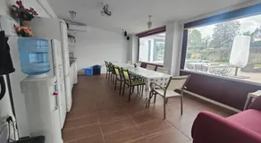 habitaciones en Chalet con piscina y jacuzzi en Madrid - Image 5