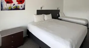 Devonwood Motel - Image 2