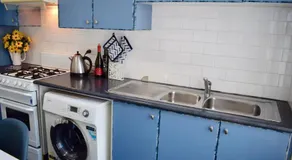 Cosy 3 Bedroom Apartment In Trendy Haberfield - Image 4