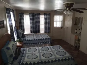 Ashley's Cabins - Image 4