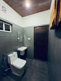 Vagamon river view private cottages - Image 5