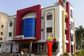 Hotel Santosh Palace - Image 1