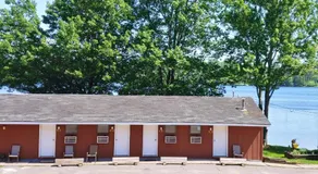 Lakeshore Motel Ice Lake - Image 5