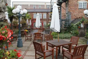 Lyndon House - Image 4