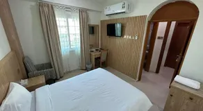 Safari Hotel - Image 2