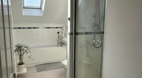 Bedroom suite in Sunningdale, UK - Image 2