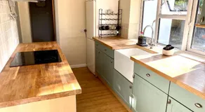 Holly Tree Cottage - 3 bedrooms and large garden with optional glamping double outside - Image 4