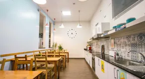 360 Hostel Borne - Image 5
