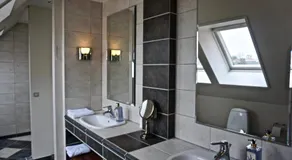 Old Roses Guesthouse - Image 2