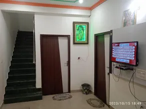 Kartik Homestay with Kitchen at Vrindavan - Image 3