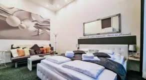 Modern flat with perfect location - Image 2