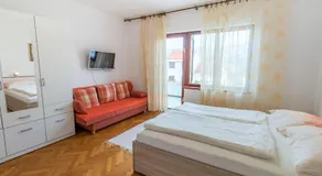 Nur 250 Meter bis zur kristallklaren Adria - Image 2