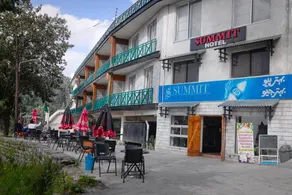 Summit Hotel - Image 4