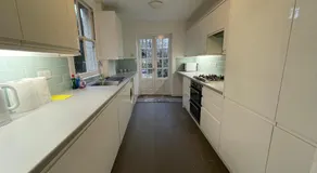 A lovely Three bedroom house in Windsor - Image 3