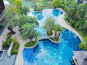 Comfort Hotel - Image 2