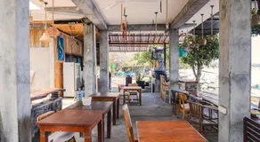 Amed Sari Beach Guesthouse - Image 3