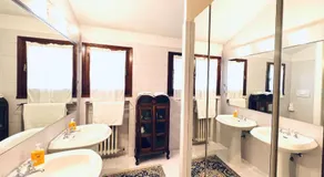 OPERA DELUXE Suites - Image 5