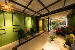 Vintage Hoang Phi Hotel & Spa - Park View - Image 5