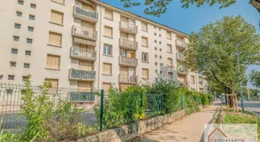 Jolie T3 50m² (+-), balcon, parking, commodités - Image 4