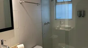 Spacious Apartment in Prime Location - Image 2