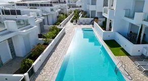 Fantasea Beachfront Villa - Image 2