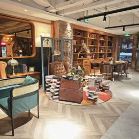 James Joyce Coffetel Tianjin Railway Station North Square - Image 5