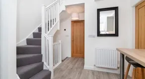 Livingstone street Apartments with Free Parking - Image 3