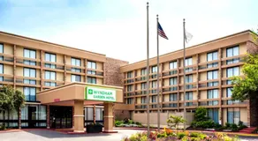 Baymont by Wyndham Schaumburg Chicago Northwest - Image 3