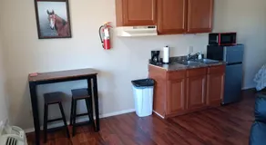 Route 52 Inn - Image 2