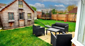 Cozy West Derby Retreat Near Alder Hey & Anfield - Image 4