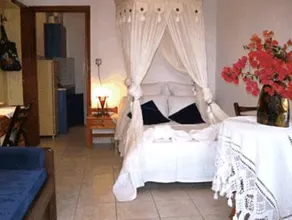 Batistas Apartments - Image 5
