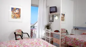 Hotel Chic - Image 2