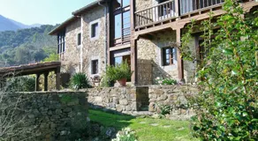 O Olmares Manor House em uma aldeia de montanha nos Picos De Europa - Image 3