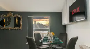 Central Oxford Apartments Terrace - Image 3