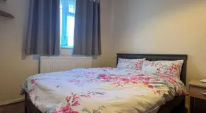 Spacious 4 bed Farnborough AirShow - Image 5