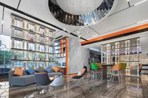 Hampton by Hilton Wuhan Guanggu First Road - Image 3