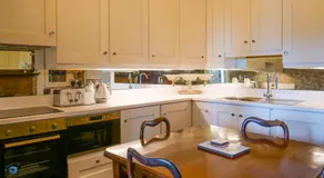 Mervue Apartment, 4 Causeway View, Portrush - Image 4