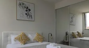 Entire home in Liverpool - Image 2